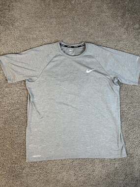 Nike Rash Guard Mens L Gray Swim Short Sleeve Dri-FIT Quick Dry Breathable